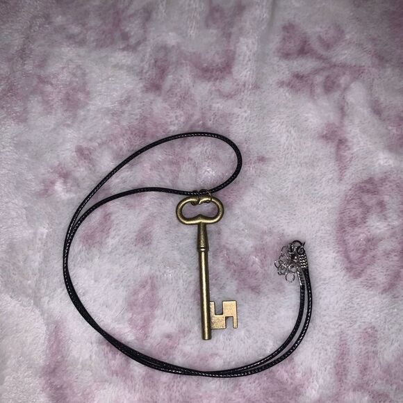 Large Key Necklace - Picture 2 of 2